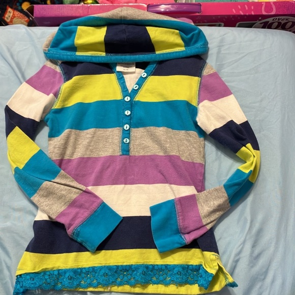 Three girls long sleeve shirts. - Picture 2 of 4